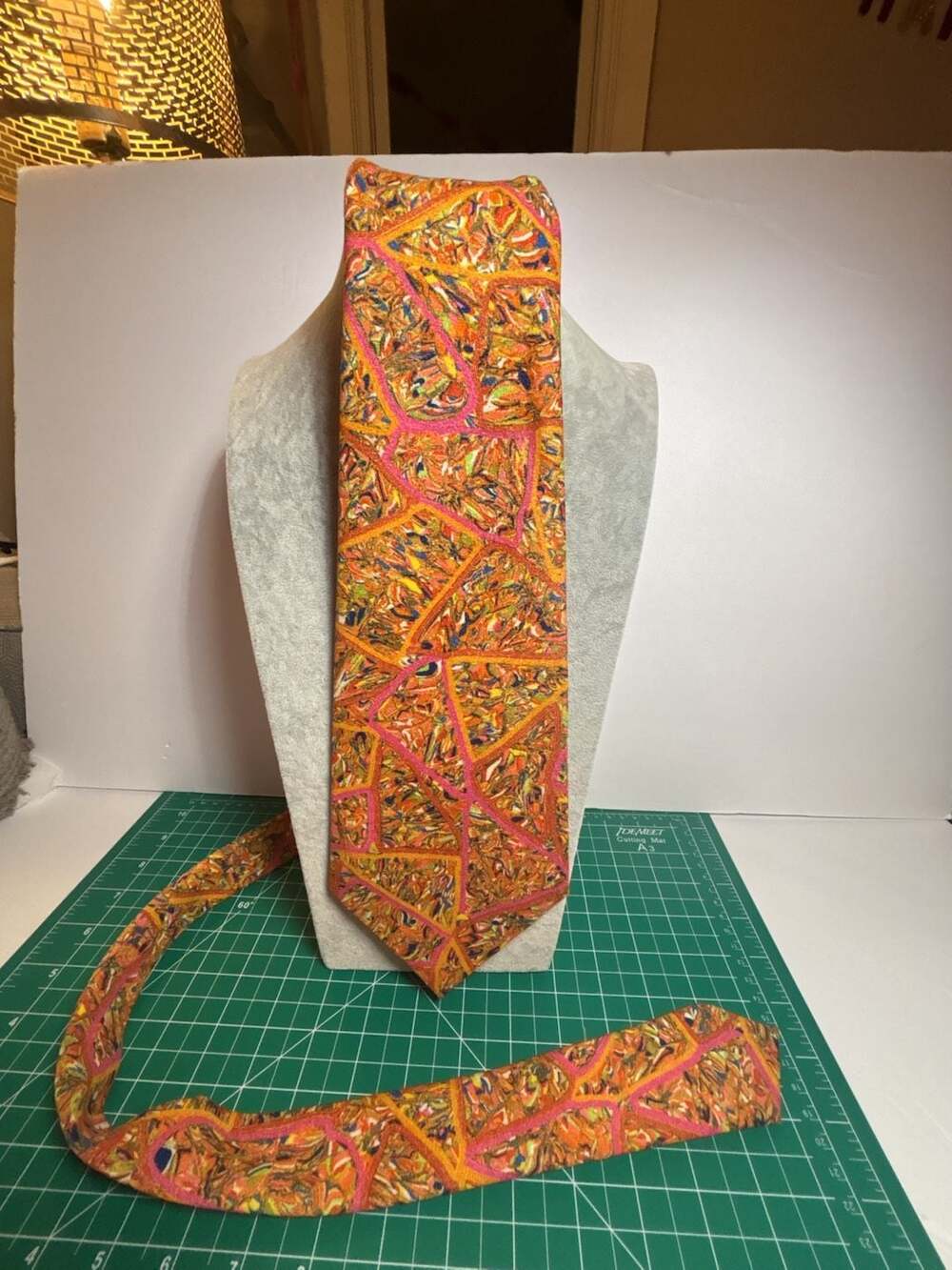 Continental Vintage 100% Polyester Abstract Geometric Neck Tie